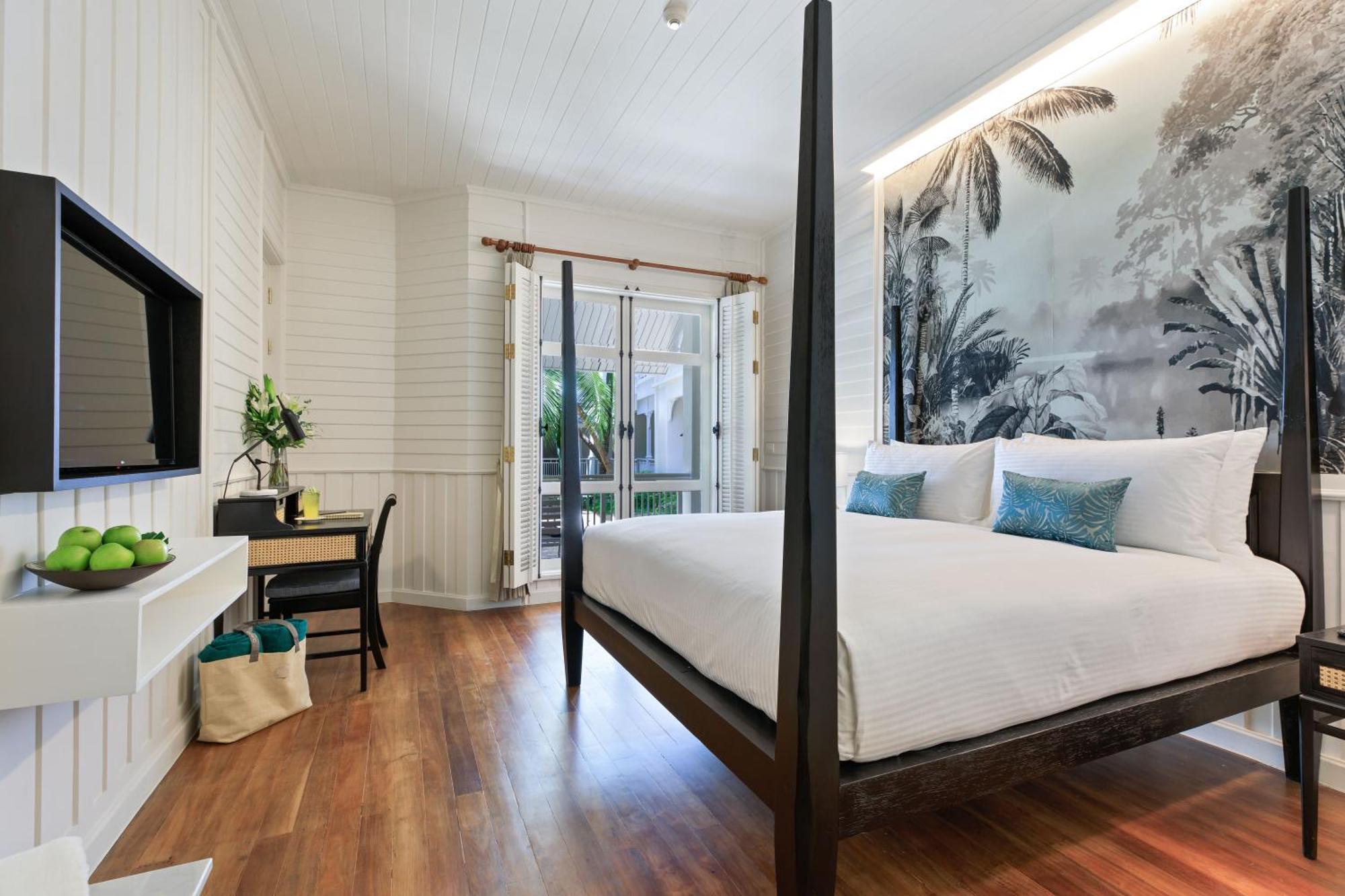 Superior Zimmer mit Balkon, 1 Kingsize-Bett und Poolblick