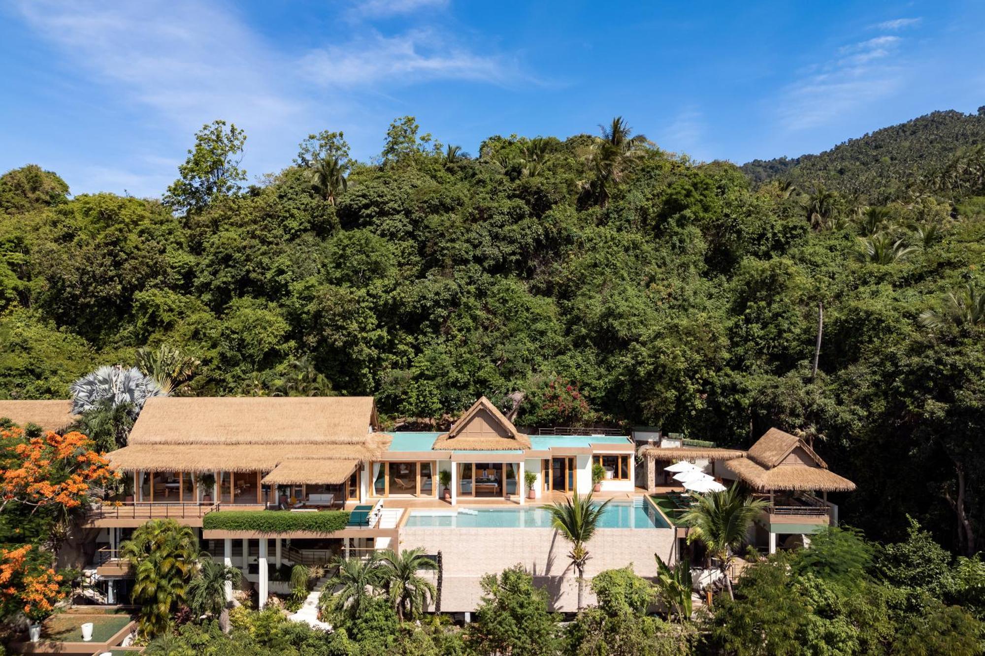 Three-Bedroom Villa Sea View
